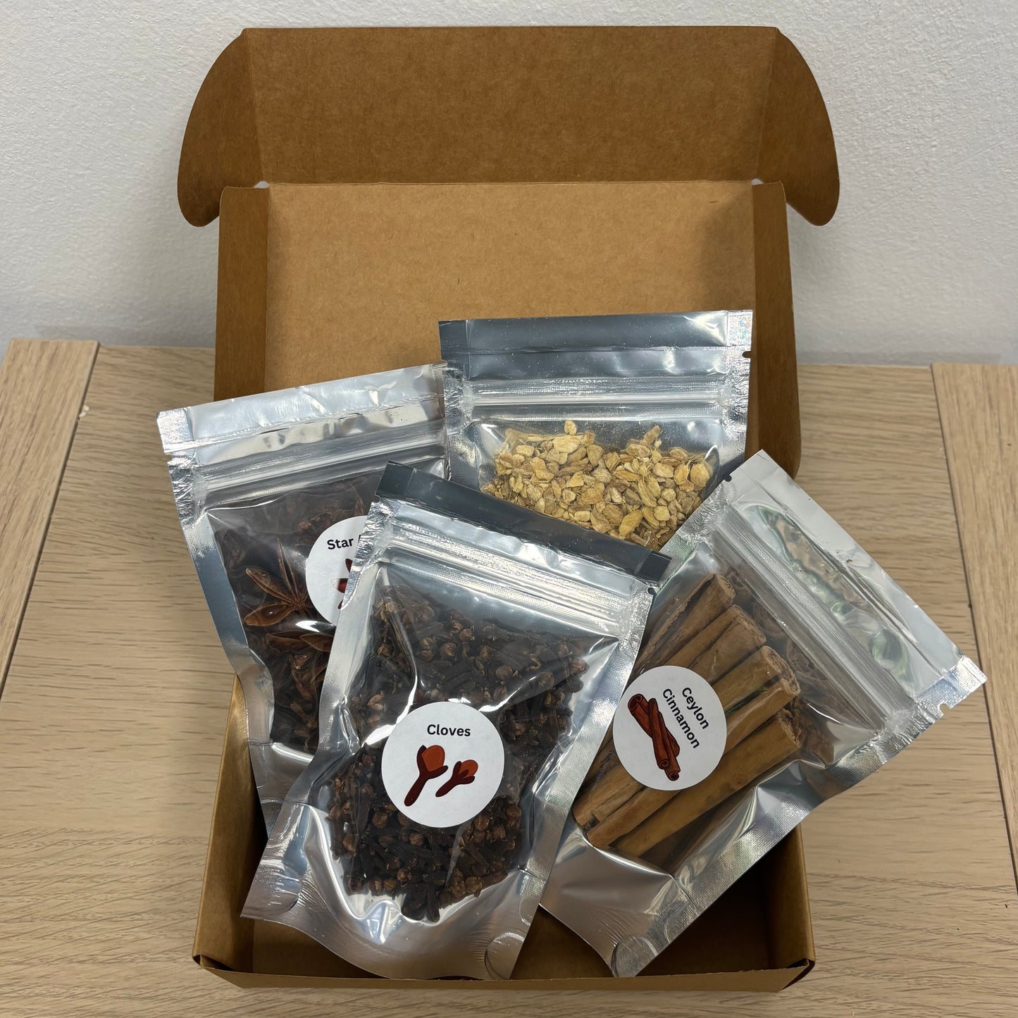 Parrot Spice Selection Box 100g - Best Behaved Birds